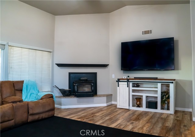 Detail Gallery Image 9 of 36 For 8826 Avenal St, Phelan,  CA 92371 - 4 Beds | 2/1 Baths
