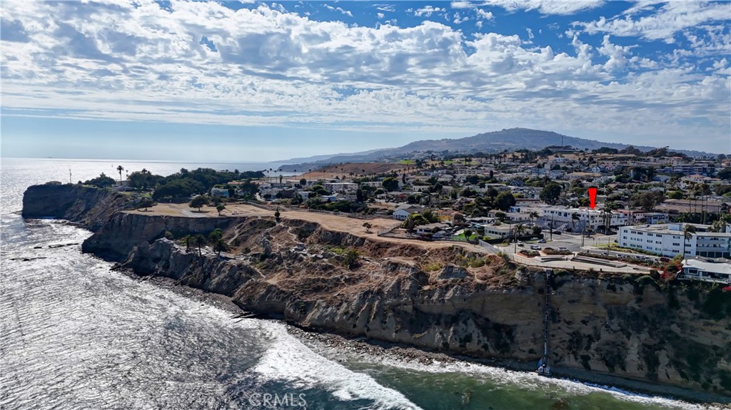 https://media.crmls.org/medias/7072dd4f-b306-4567-9c12-51c9c4bbf073.jpg?preset=X-Large