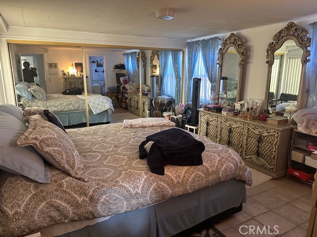 https://media.crmls.org/medias/7072f498-5d19-455d-8db9-e920b11acbf2.jpg?preset=X-Large