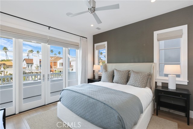 Detail Gallery Image 13 of 42 For 708 Heliotrope, Corona Del Mar,  CA 92625 - 3 Beds | 3 Baths