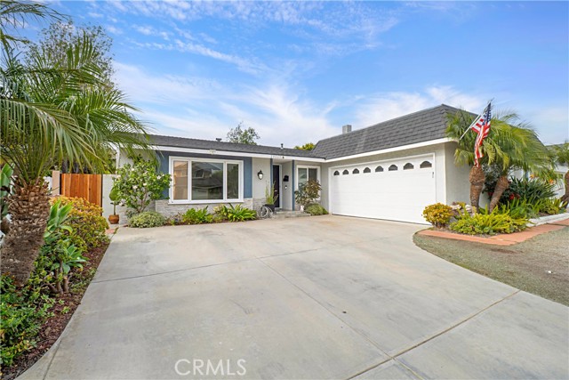 Detail Gallery Image 2 of 33 For 20661 Reef Ln, Huntington Beach,  CA 92646 - 4 Beds | 2 Baths