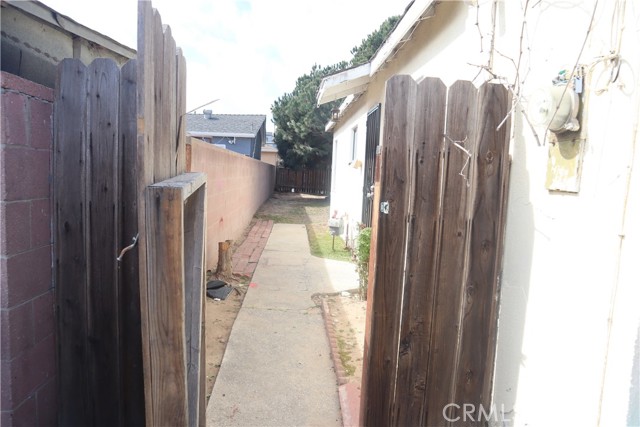 1203 Lilienthal Lane, Redondo Beach, California 90278, 2 Bedrooms Bedrooms, ,1 BathroomBathrooms,Residential,Sold,Lilienthal,RS22055106