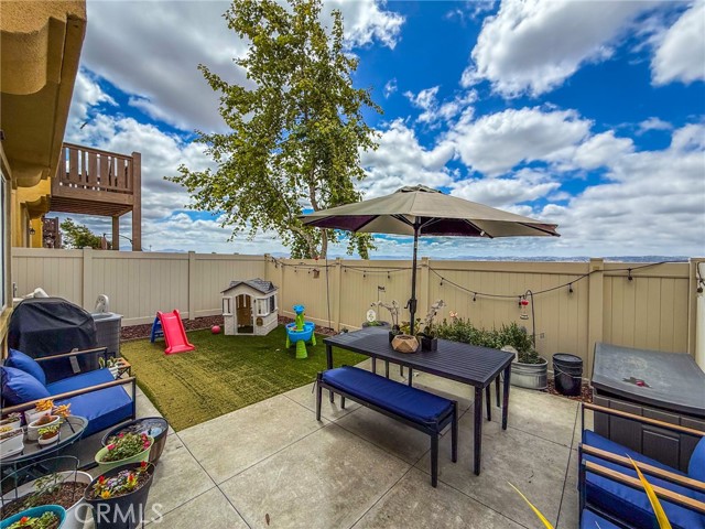 5485 San Roberto, San Diego CA: https://media.crmls.org/medias/7074568f-eeab-41f4-9d79-335bc7212db6.jpg