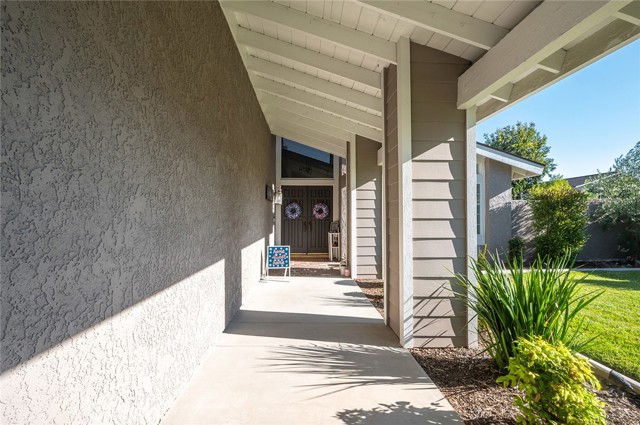 1092 Deborah Street, Upland CA: https://media.crmls.org/medias/7074597c-e069-42c1-bf75-4a6382324eab.jpg