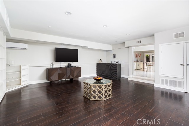 Detail Gallery Image 8 of 25 For 16871 Saybrook Ln, Huntington Beach,  CA 92649 - 3 Beds | 2/1 Baths