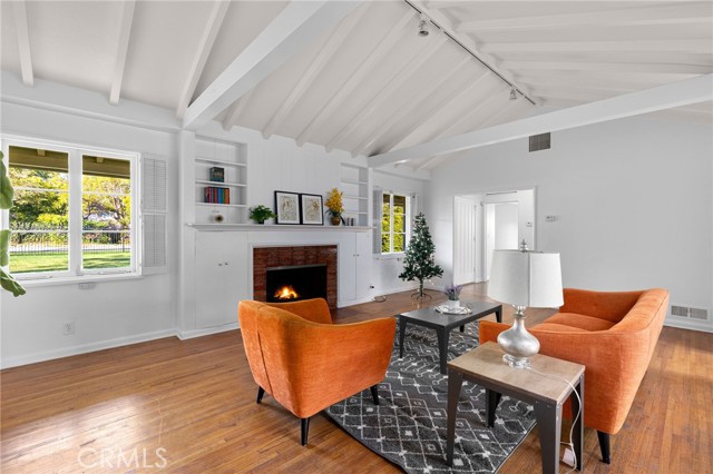 Detail Gallery Image 11 of 51 For 2976 Lombardy Rd, Pasadena,  CA 91107 - 3 Beds | 2 Baths