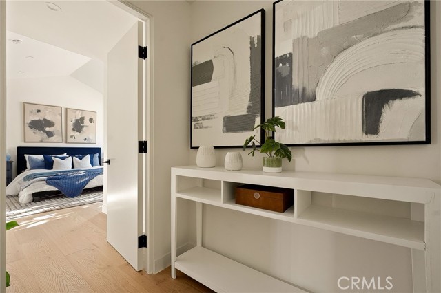 Detail Gallery Image 11 of 32 For 13949 Cumpston St, Sherman Oaks,  CA 91401 - 3 Beds | 3/1 Baths