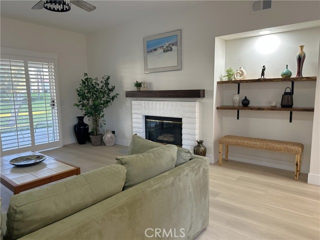 Detail Gallery Image 2 of 12 For 280 Vista Royale Cir, Palm Desert,  CA 92211 - 2 Beds | 2 Baths
