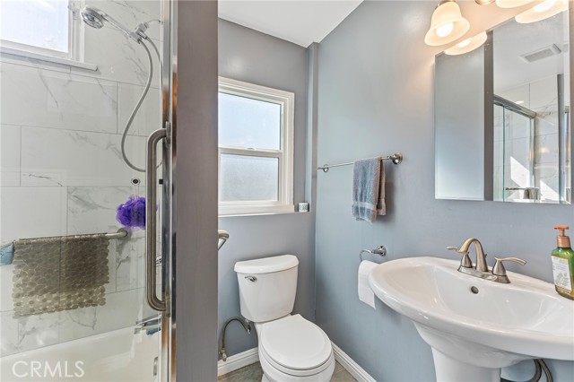 Detail Gallery Image 16 of 34 For 2042 Rome, Los Angeles,  CA 90065 - 3 Beds | 2/1 Baths