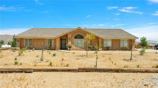 Detail Gallery Image 1 of 42 For 29628 Mountain View Rd, Lucerne Valley,  CA 92356 - 4 Beds | 2/1 Baths