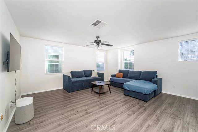 Detail Gallery Image 35 of 43 For 476 Peregrine Ln, San Jacinto,  CA 92582 - 5 Beds | 4 Baths