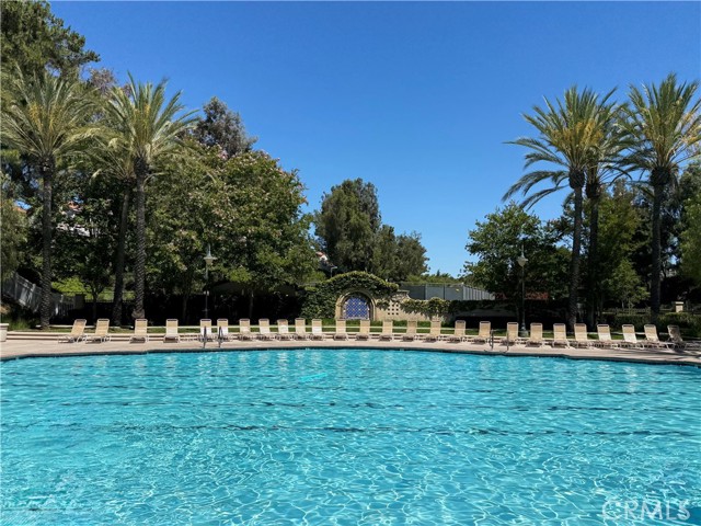 Detail Gallery Image 14 of 18 For 42977 Calle Londe, Temecula,  CA 92592 - 4 Beds | 2 Baths