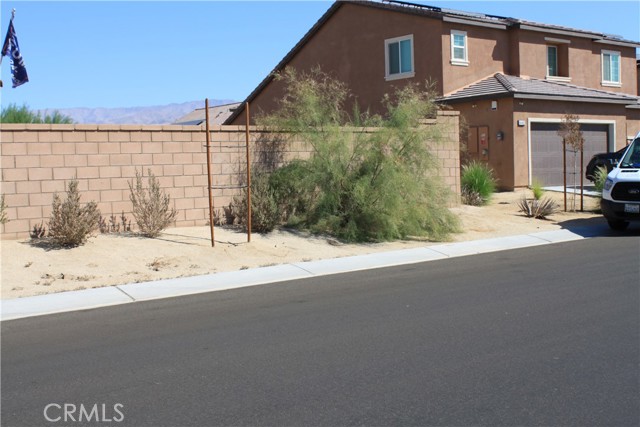 Detail Gallery Image 4 of 7 For 84649 Merus Ave, Indio,  CA 92203 - 4 Beds | 3/1 Baths