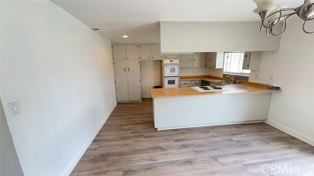 29954 Gulfstream, Canyon Lake CA: https://media.crmls.org/medias/70790656-0feb-4d62-8327-3a5e4a15884c.jpg