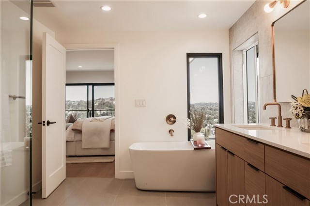 Detail Gallery Image 27 of 56 For 2536 Medlow, Los Angeles,  CA 90041 - 4 Beds | 4/2 Baths