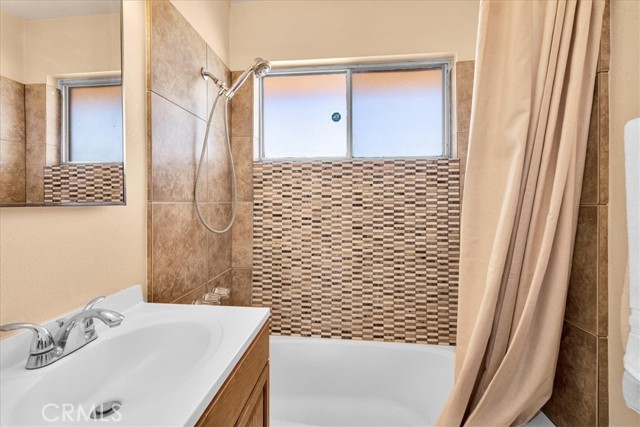 58382 Sunny Sands Drive, Yucca Valley CA: https://media.crmls.org/medias/707c94e9-e91f-4a8c-8949-bcd03a344f01.jpg