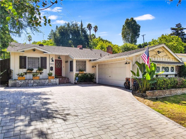 Detail Gallery Image 1 of 1 For 22044 Independencia St, Woodland Hills,  CA 91364 - 3 Beds | 2 Baths