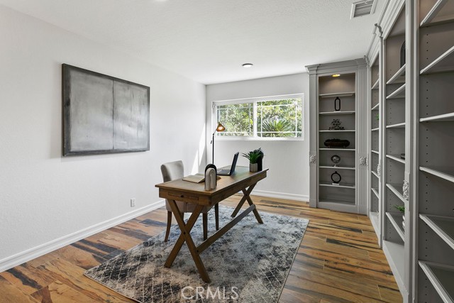1101 Kenwood Place, Fullerton CA: https://media.crmls.org/medias/707e3603-4e75-4365-beeb-38eb9194da4c.jpg