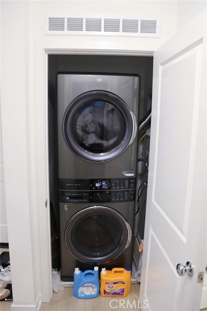 Detail Gallery Image 12 of 25 For 960 N Tangent Privado #303,  Ontario,  CA 91764 - 1 Beds | 1 Baths