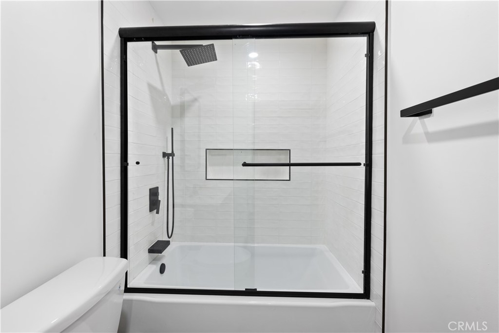 https://media.crmls.org/medias/707f2115-2c6a-4e31-b9b0-270b5996c271.jpg?preset=X-Large