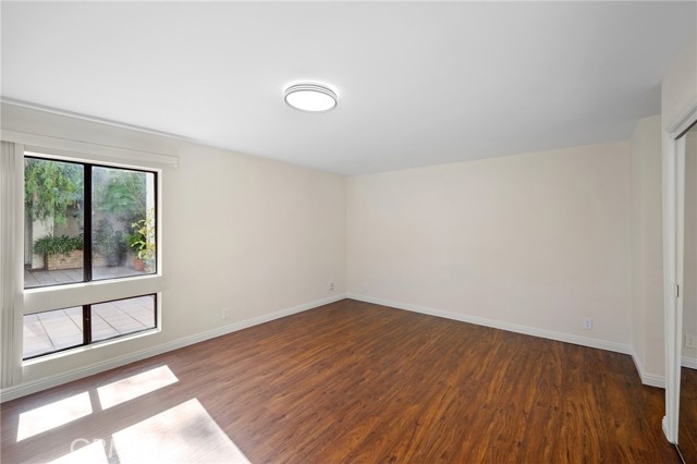 Detail Gallery Image 11 of 25 For 1166 Rosedale Ave #102,  Glendale,  CA 91201 - 2 Beds | 2 Baths