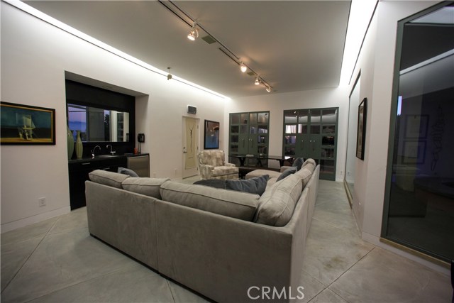 Detail Gallery Image 33 of 53 For 3807 Crest Rd, Rancho Palos Verdes,  CA 90275 - 5 Beds | 6/1 Baths