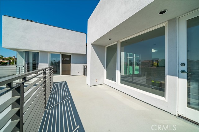 Detail Gallery Image 7 of 25 For 700 Taper Dr, Seal Beach,  CA 90740 - 4 Beds | 3/1 Baths