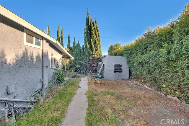 1516 121st Street, Los Angeles CA: https://media.crmls.org/medias/7081f4b8-682a-4114-b90e-2a886eb596b4.jpg