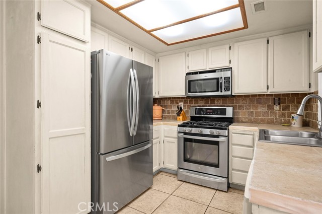 Detail Gallery Image 15 of 36 For 16151 Nippet Lane, Moreno Valley,  CA 92551 - 3 Beds | 2 Baths