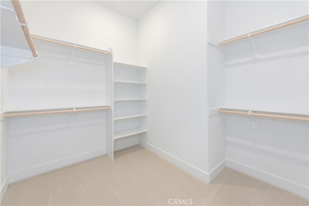 https://media.crmls.org/medias/7082ba6b-6dfa-4b7c-a74b-c30a7c31f49a.jpg?preset=X-Large