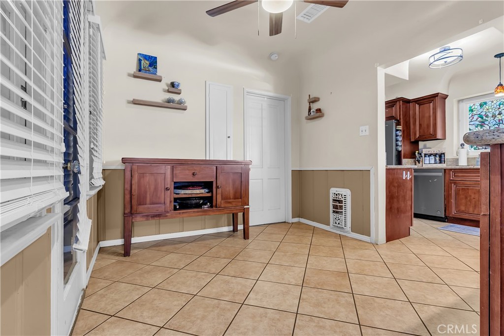 MLS #DW25254509 image #25