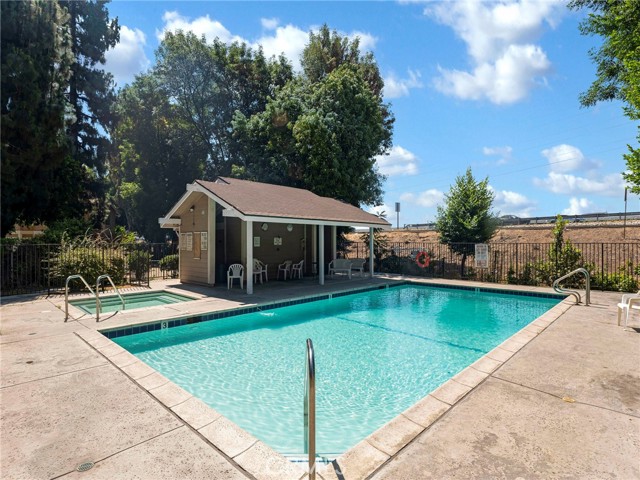 Detail Gallery Image 19 of 19 For 11350 Foothill Bld #15,  Sylmar,  CA 91342 - 2 Beds | 2 Baths