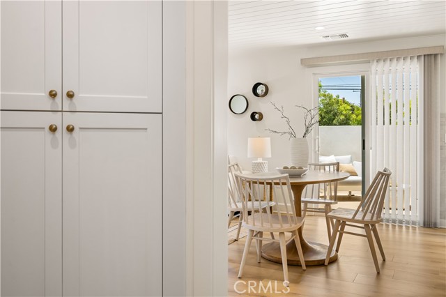 2134 Orange Avenue, Costa Mesa CA: https://media.crmls.org/medias/7083e8cc-f38f-4921-87f7-00e5c25abf3a.jpg