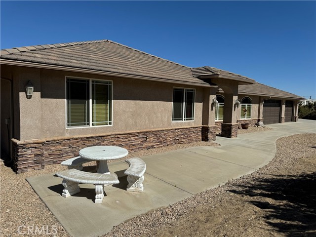 Detail Gallery Image 3 of 46 For 2038 Hollister Rd, Pinon Hills,  CA 92372 - 4 Beds | 2 Baths