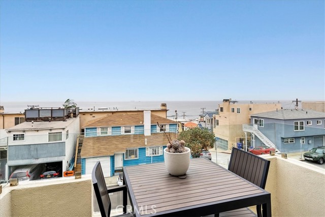4216 Highland Avenue, Manhattan Beach, California 90266, 2 Bedrooms Bedrooms, ,2 BathroomsBathrooms,Residential,Sold,Highland,SB22108574