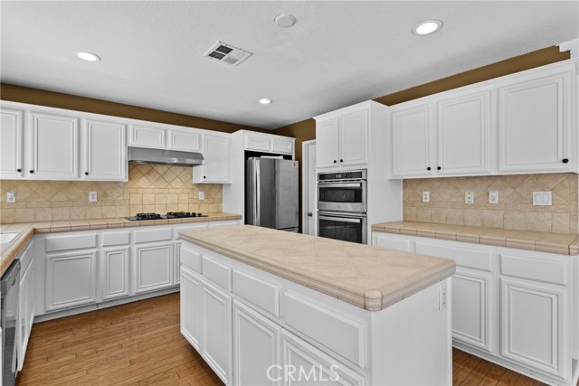 Detail Gallery Image 7 of 35 For 16636 China Berry Ct, Chino Hills,  CA 91709 - 5 Beds | 3/1 Baths