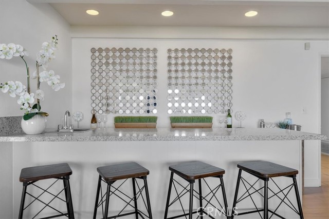 29127 Covecrest Drive, Rancho Palos Verdes CA: https://media.crmls.org/medias/7084f159-193f-49f8-a86c-0f580949f5e6.jpg