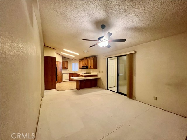 24600 Mountain Ave, Hemet CA: https://media.crmls.org/medias/708527da-4d62-4424-b31c-f2ac196bfb9f.jpg