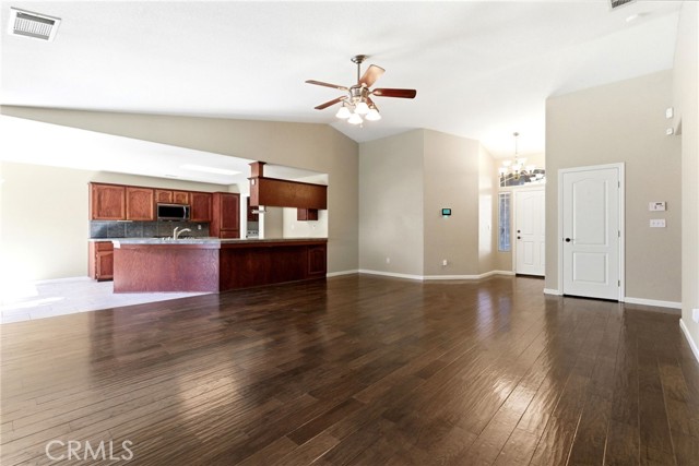 Detail Gallery Image 18 of 54 For 2431 S Cedar, Visalia,  CA 93292 - 3 Beds | 2 Baths