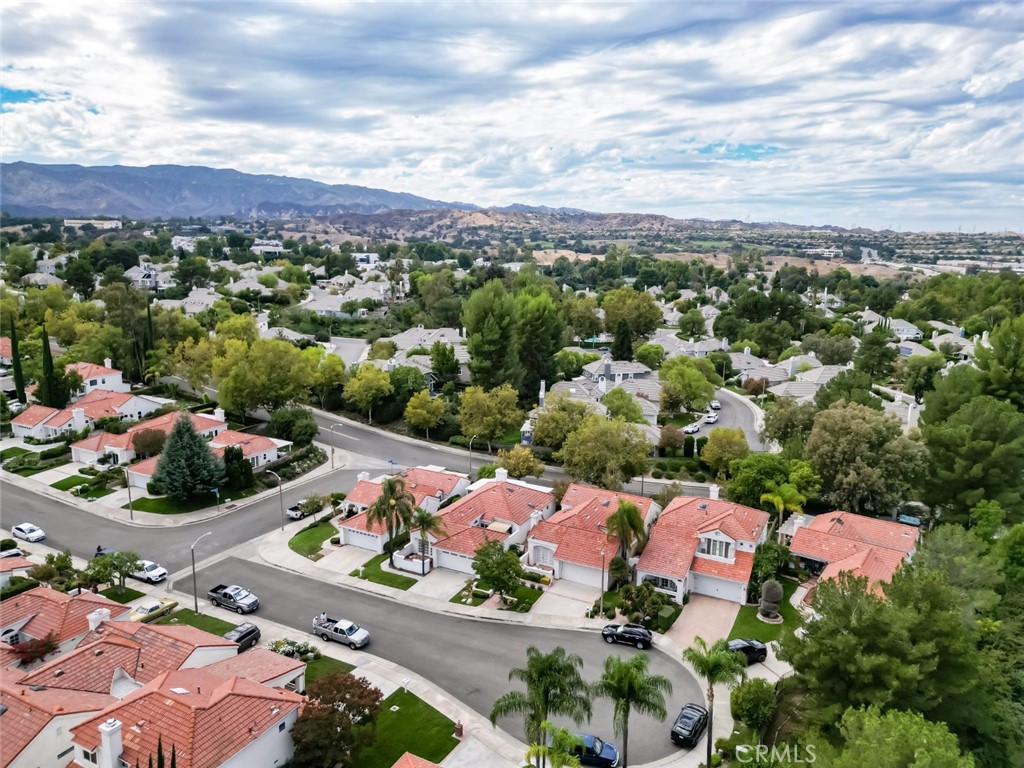 https://media.crmls.org/medias/708629d1-e3c2-42a6-b536-987aa284053d.jpg?preset=X-Large