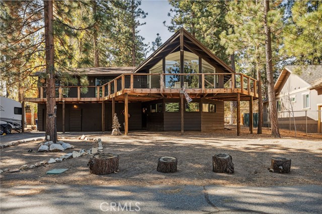 Detail Gallery Image 3 of 43 For 210 N Eureka Dr, Big Bear Lake,  CA 92315 - 4 Beds | 3 Baths