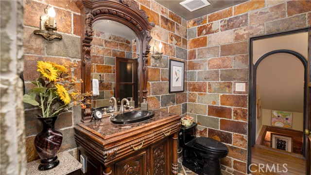 Detail Gallery Image 46 of 70 For 2510 N Park Bld, Santa Ana,  CA 92706 - 4 Beds | 2/1 Baths