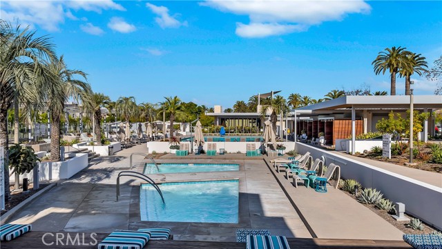 125 Allusion, Irvine CA: https://media.crmls.org/medias/7086ab62-0fe3-40c0-aa03-d757271e0f3f.jpg