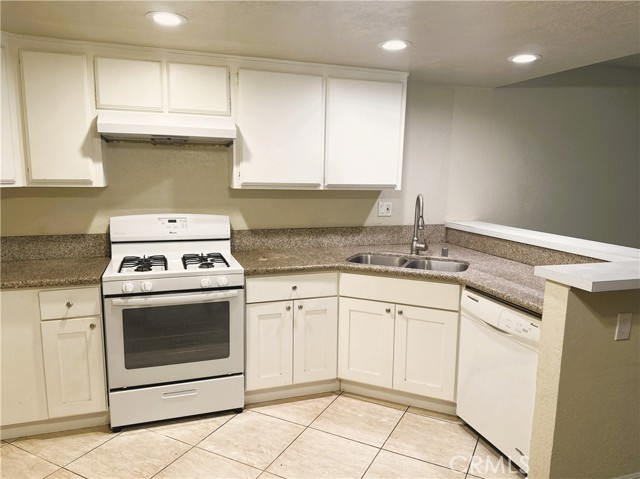 Detail Gallery Image 4 of 6 For 1603 W Palmyra #10,  Orange,  CA 92868 - 1 Beds | 1 Baths