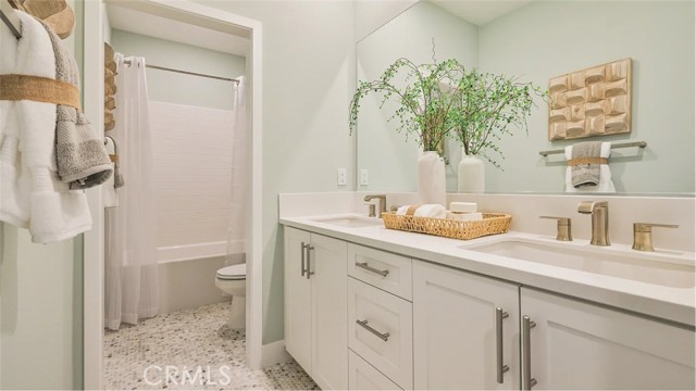 Detail Gallery Image 13 of 24 For 27448 Shining Willow Ln, Valencia,  CA 91381 - 3 Beds | 2/1 Baths