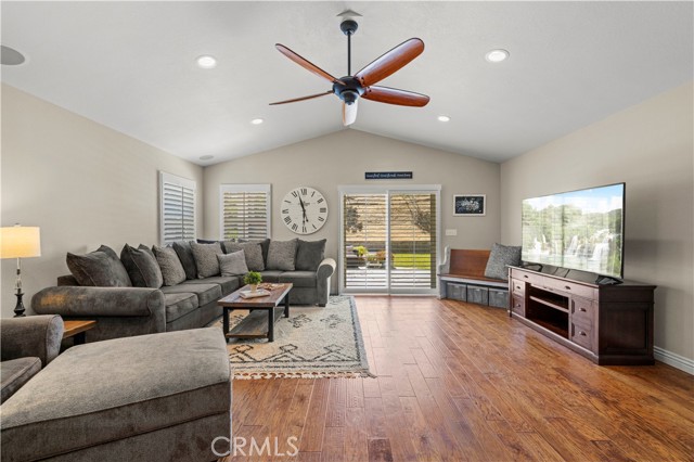 28631 Winterdale Drive, Canyon Country CA: https://media.crmls.org/medias/70883b22-ade7-4c8d-8917-9c0165fd1973.jpg