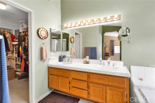 Detail Gallery Image 31 of 71 For 19149 San Jacinto Way, Apple Valley,  CA 92308 - 5 Beds | 3 Baths