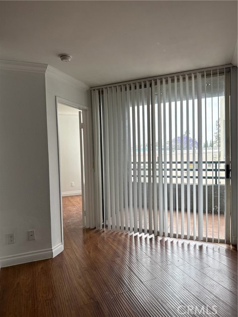 Detail Gallery Image 5 of 7 For 1420 N Sierra Bonita, Los Angeles,  CA 90046 - 2 Beds | 2 Baths