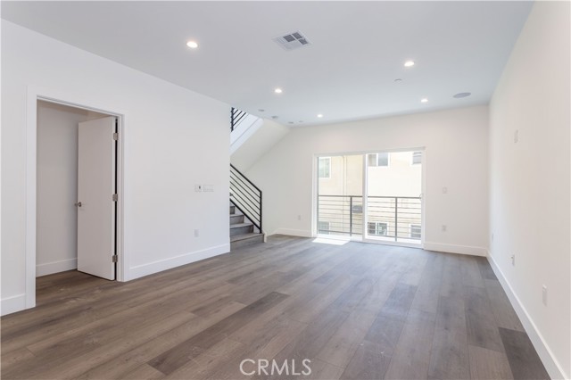 1032 N Oxford Avenue, Los Angeles CA: https://media.crmls.org/medias/7089239a-3bc6-4d09-ab47-11676acdda71.jpg