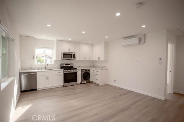 Detail Gallery Image 13 of 29 For 16327 Kalisher St, Granada Hills,  CA 91344 - 1 Beds | 1 Baths